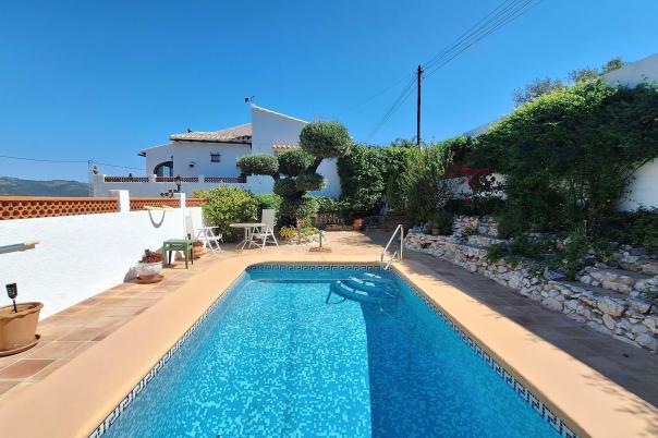 4 bed villa in Orba