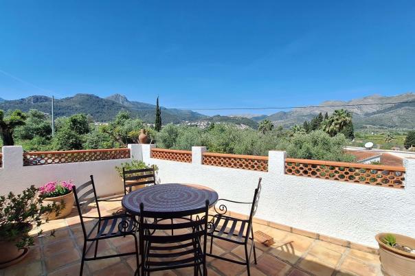 4 bed villa in Orba