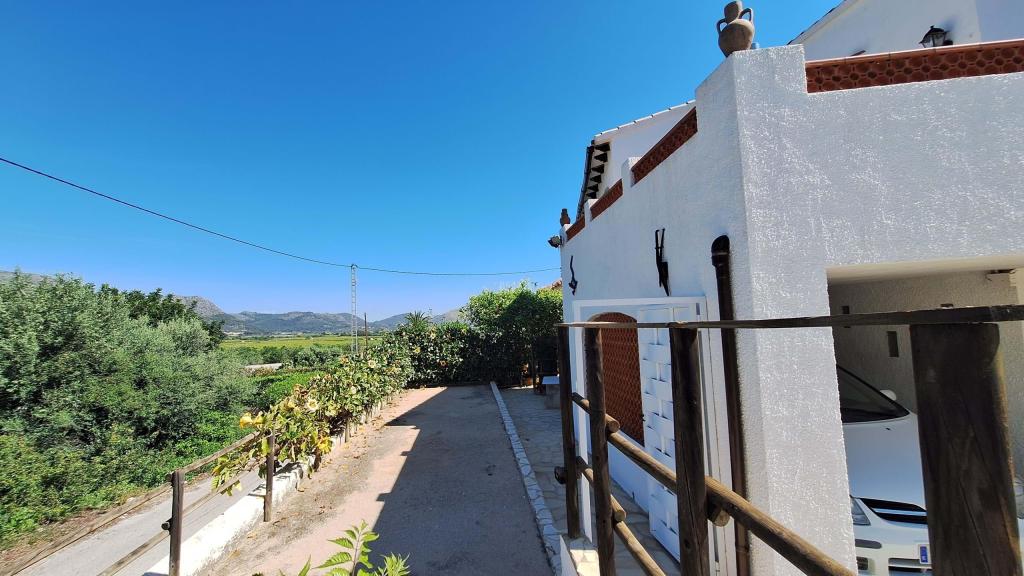 4 bed villa in Orba