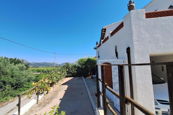 4 bed villa in Orba
