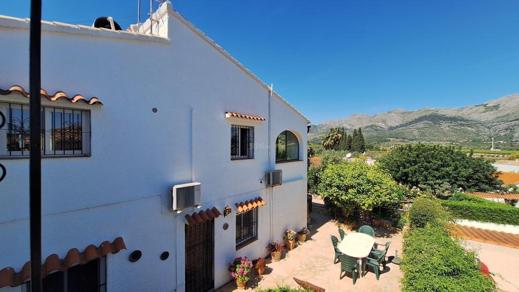 4 bed villa in Orba
