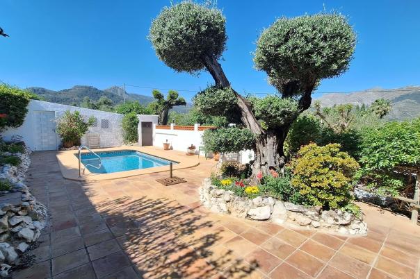 4 bed villa in Orba