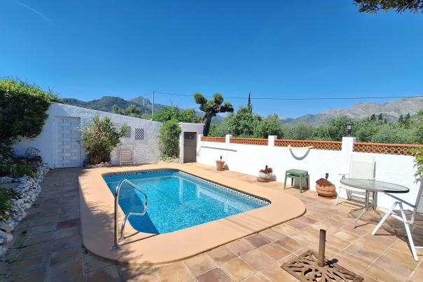 4 bed villa in Orba