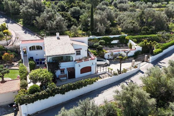 4 bed villa in Orba