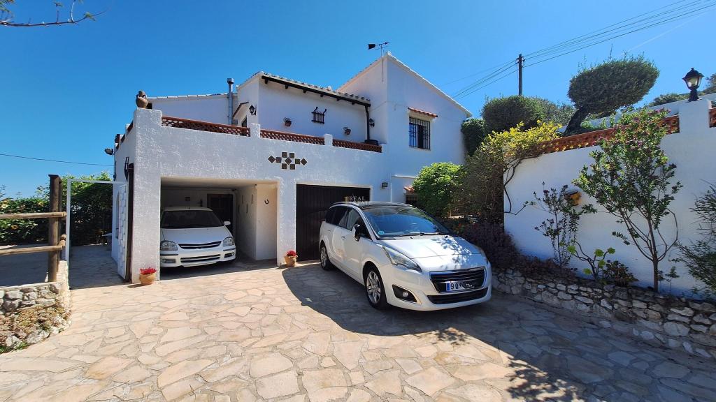 4 bed villa in Orba