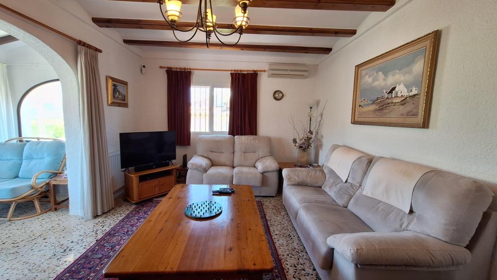 4 bed villa in Orba