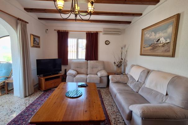 4 bed villa in Orba