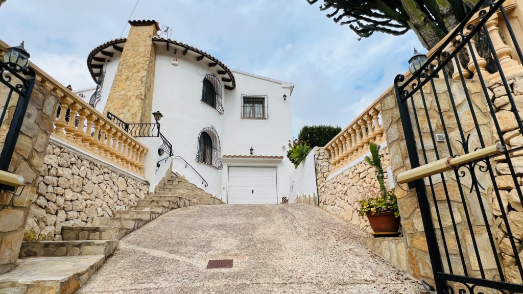 4 bed villa in Benitachell