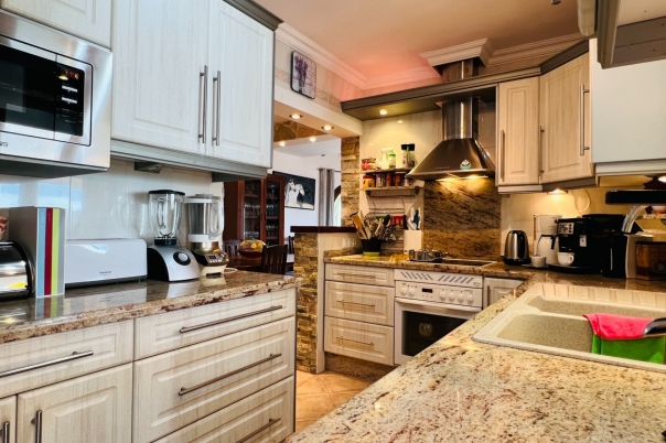 4 bed villa in Benitachell