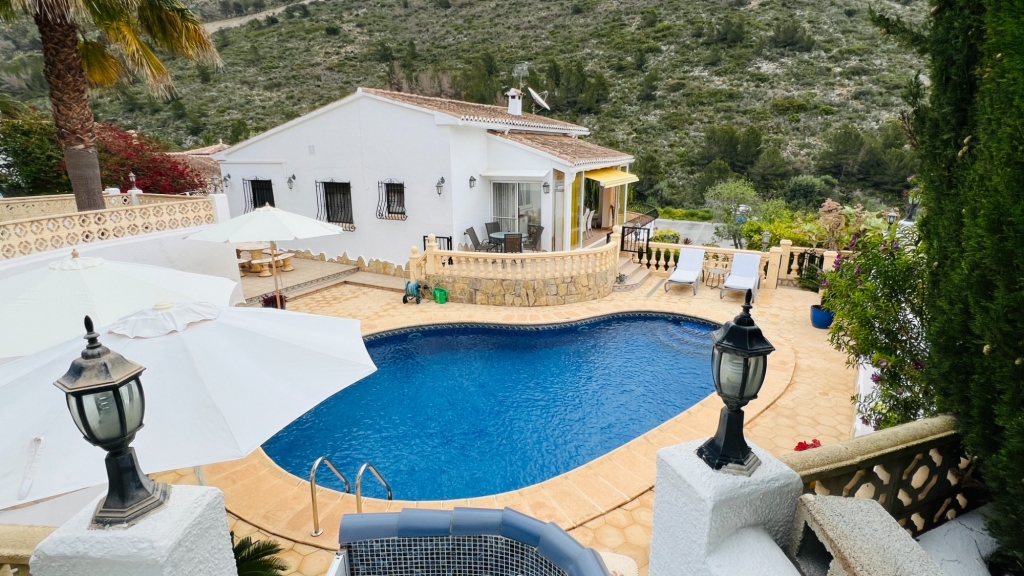 4 bed villa in Benitachell