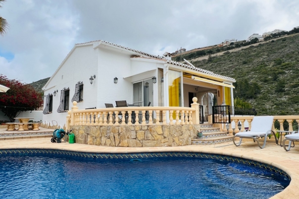 4 bed villa in Benitachell