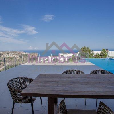 4 bed casa / chalet in Benitachell