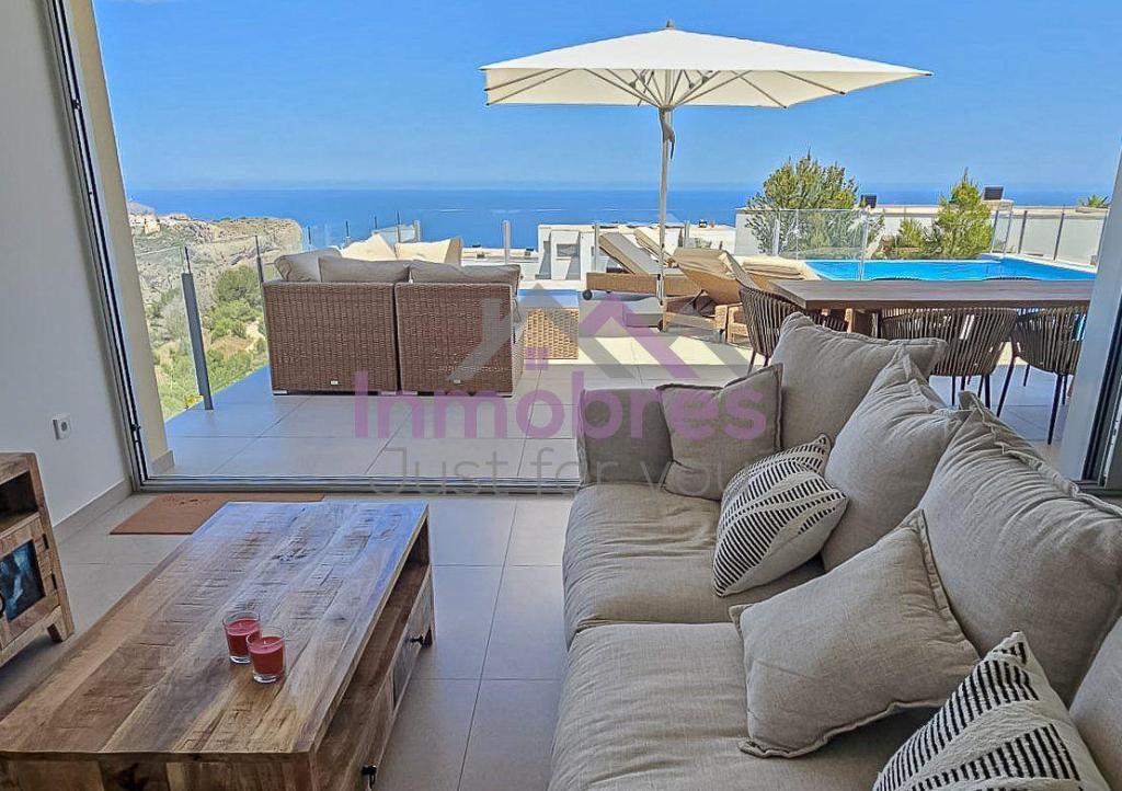 4 bed casa / chalet in Benitachell