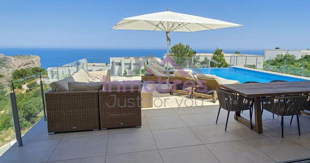 4 bed casa / chalet in Benitachell