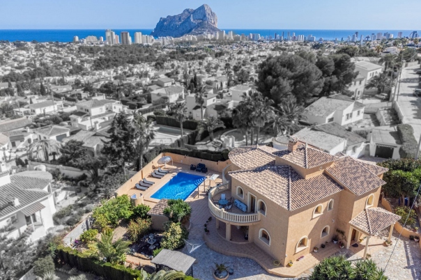 4 bed villa in Calpe