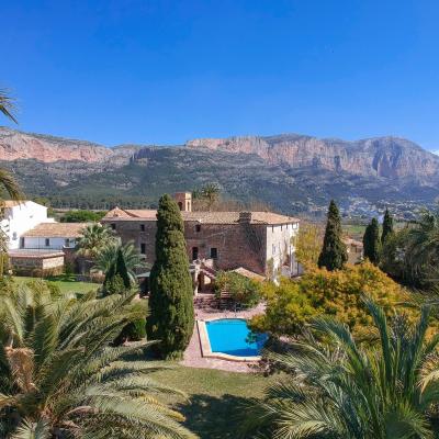 5 bed villas in Denia