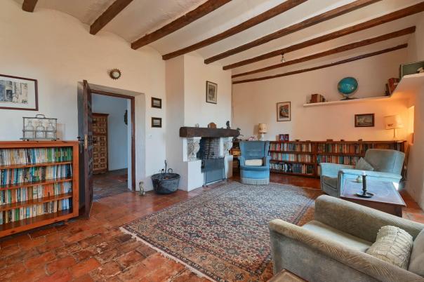 5 bed villas in Denia