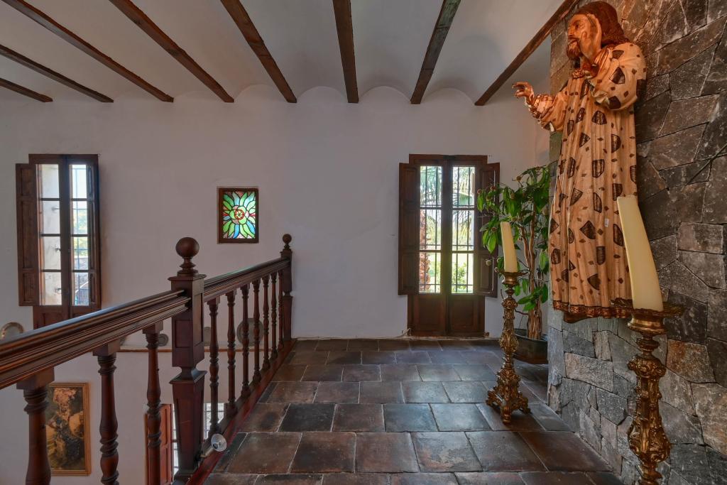 5 bed villas in Denia