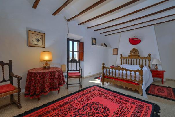 5 bed villas in Denia