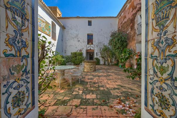 5 bed villas in Denia