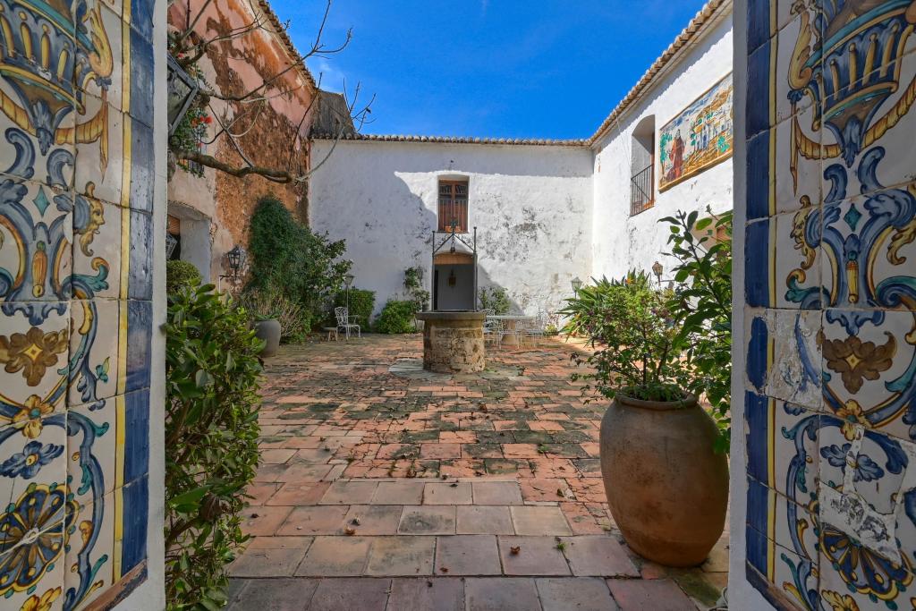 5 bed villas in Denia