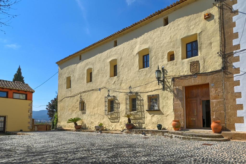 5 bed villas in Denia