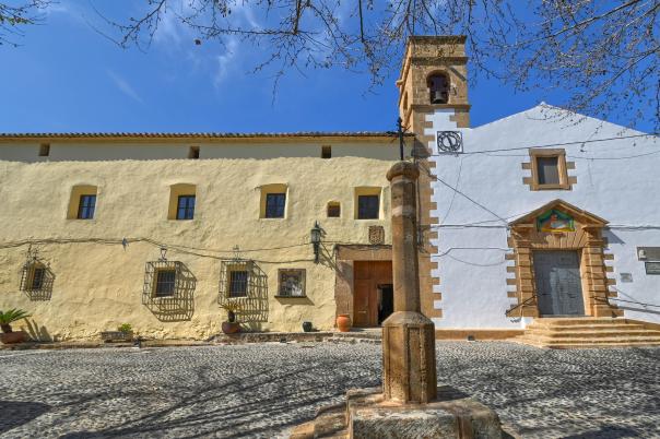 5 bed villas in Denia