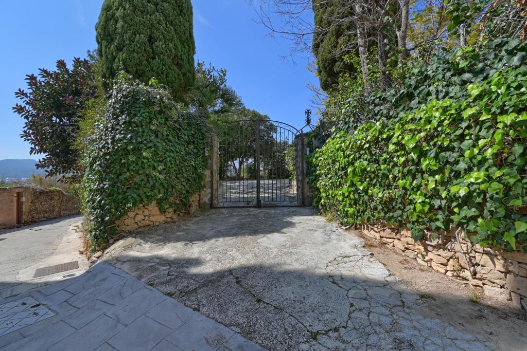 5 bed villas in Denia