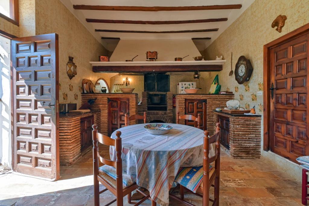 5 bed villas in Denia