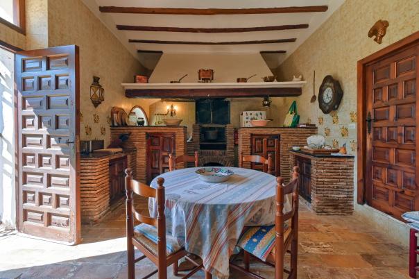 5 bed villas in Denia