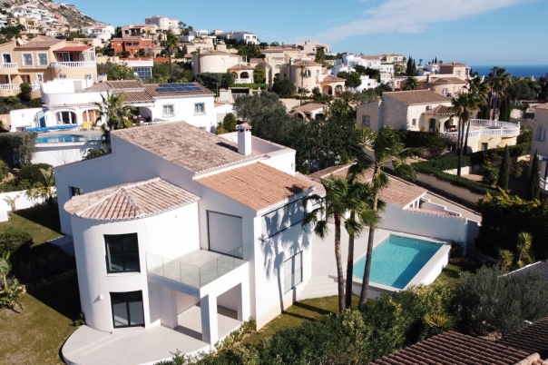 5 bed villa in Benitachell