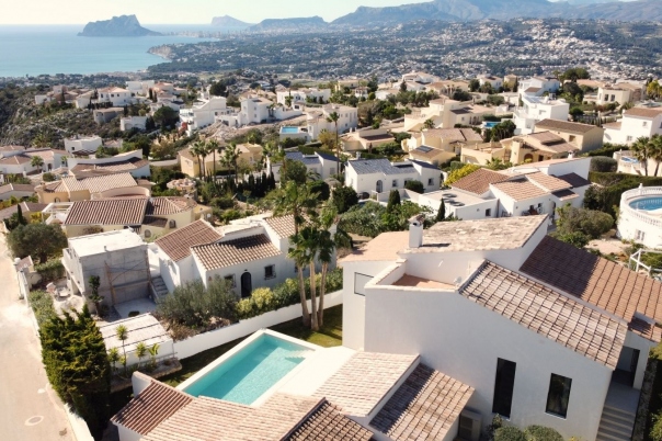5 bed villa in Benitachell
