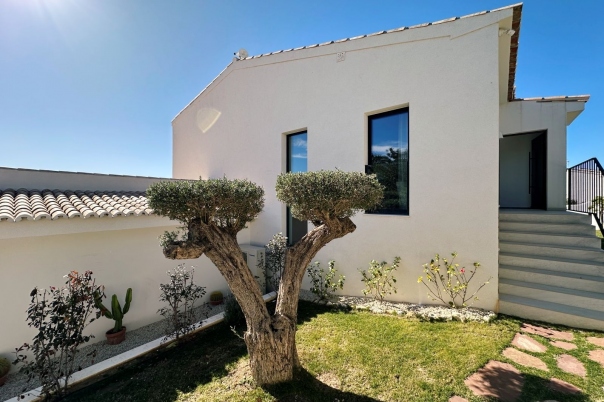 5 bed villa in Benitachell