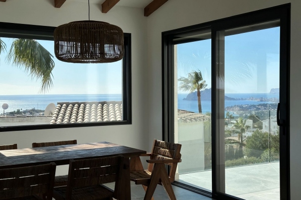 5 bed villa in Benitachell