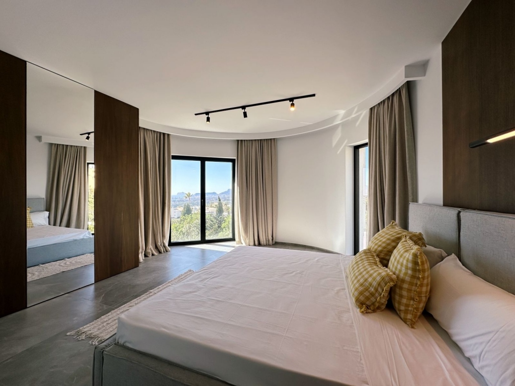 5 bed villa in Benitachell