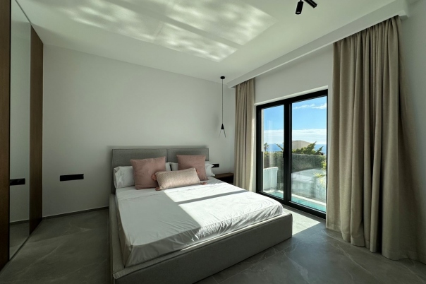 5 bed villa in Benitachell