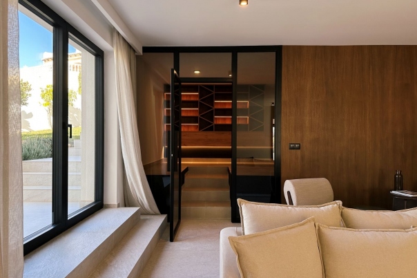 5 bed villa in Benitachell