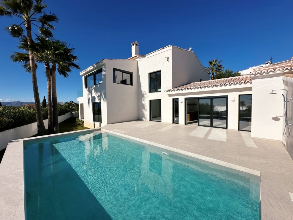 5 bed villa in Benitachell