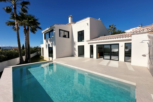 5 bed villa in Benitachell