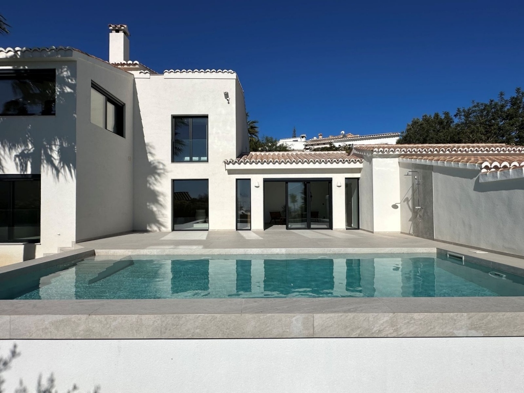 5 bed villa in Benitachell