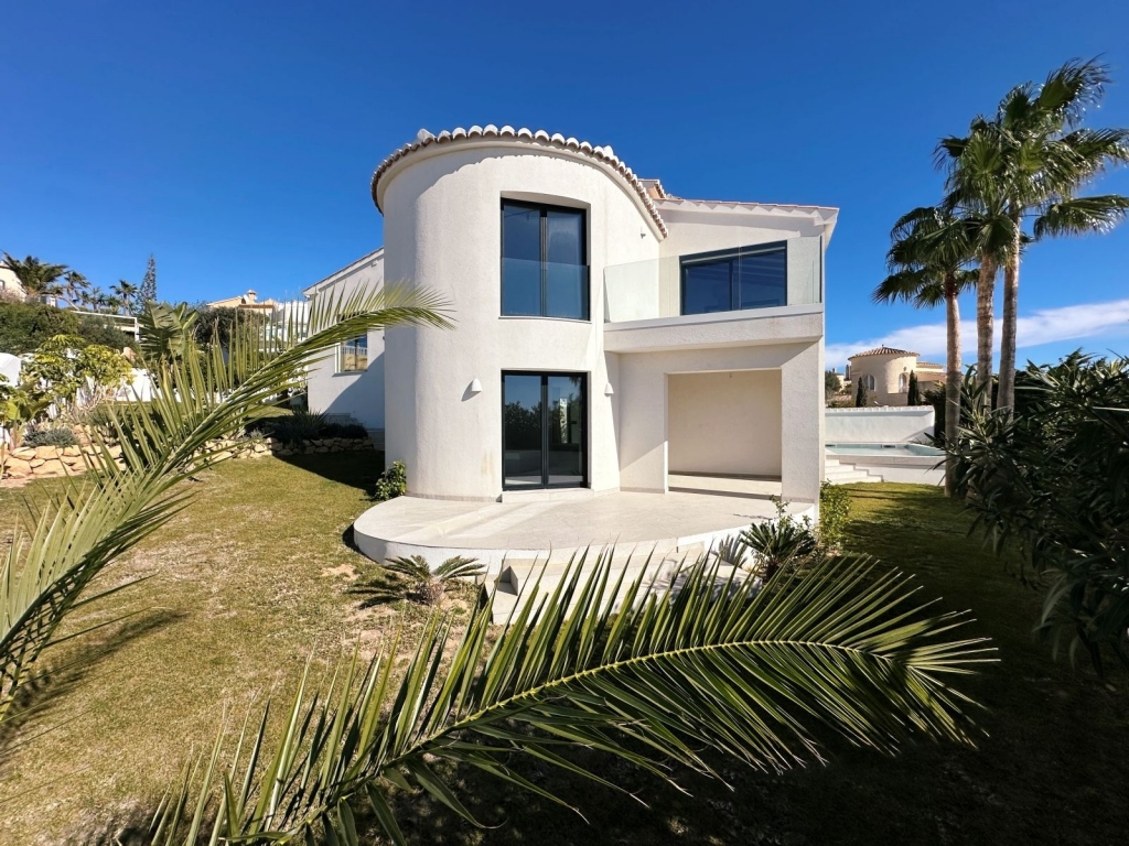 5 bed villa in Benitachell