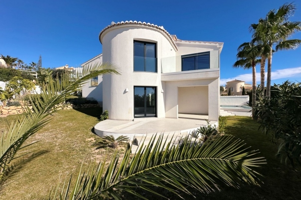 5 bed villa in Benitachell