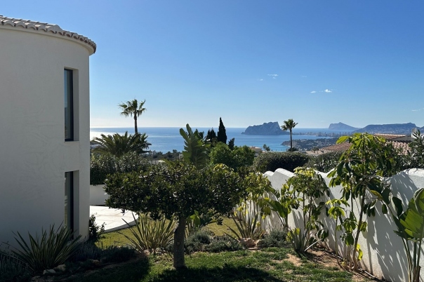5 bed villa in Benitachell