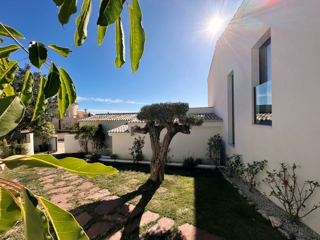 5 bed villa in Benitachell