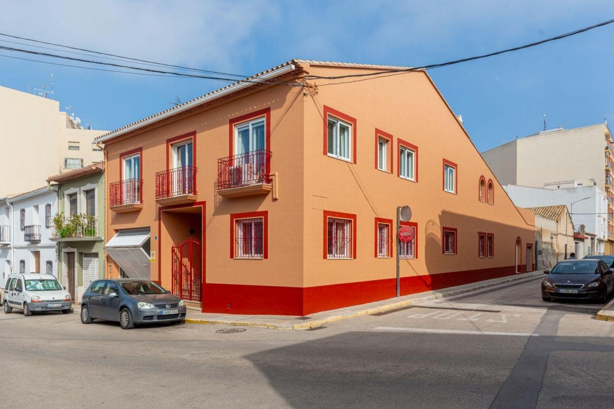 5 bed town_house in Pedreguer