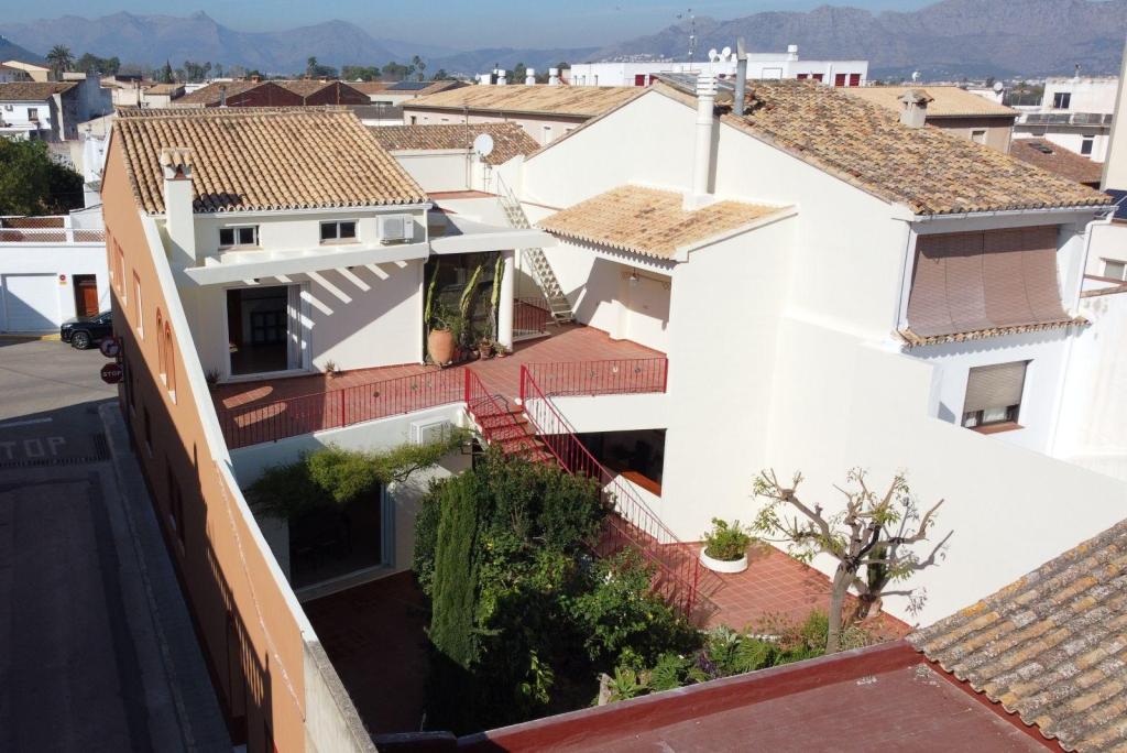 5 bed town_house in Pedreguer