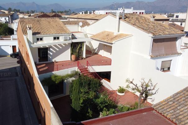 5 bed town_house in Pedreguer