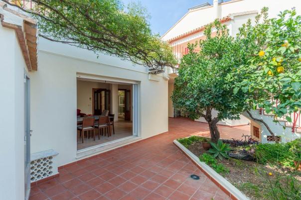 5 bed town_house in Pedreguer