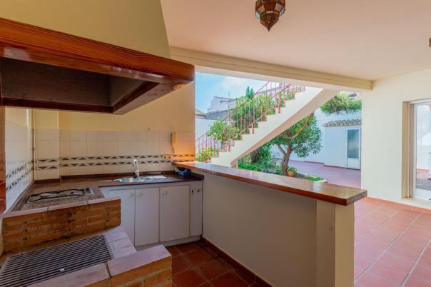 5 bed town_house in Pedreguer