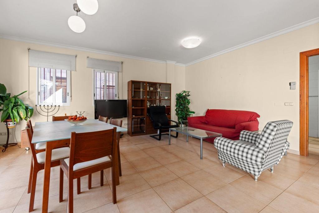 5 bed town_house in Pedreguer